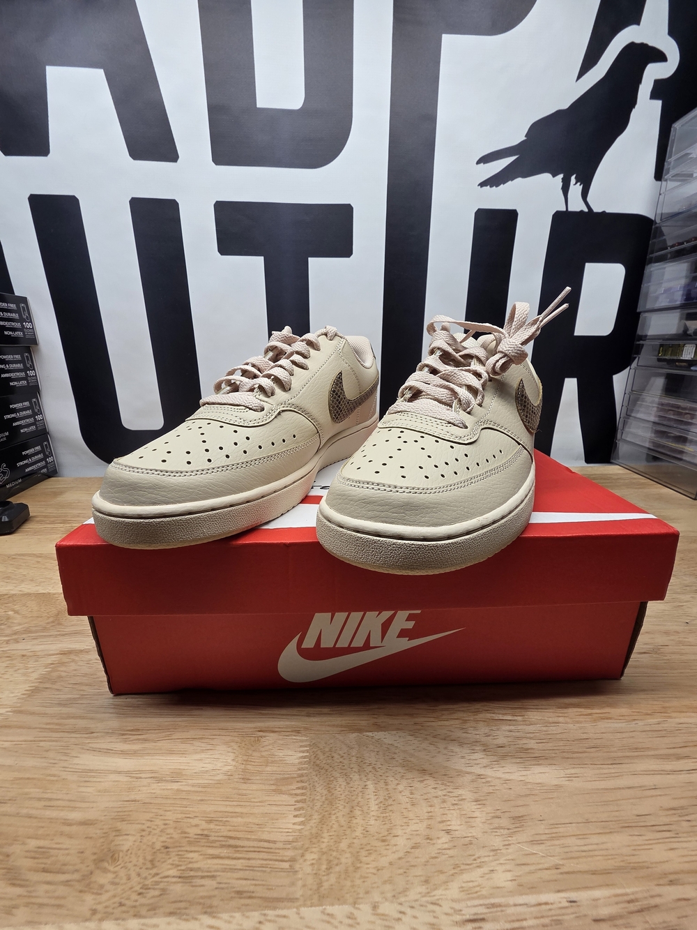 Nike Women's Court Vision Low sneakers - Picture 2 of 4